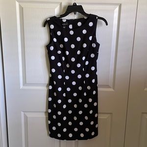 Sleeveless sheath dress